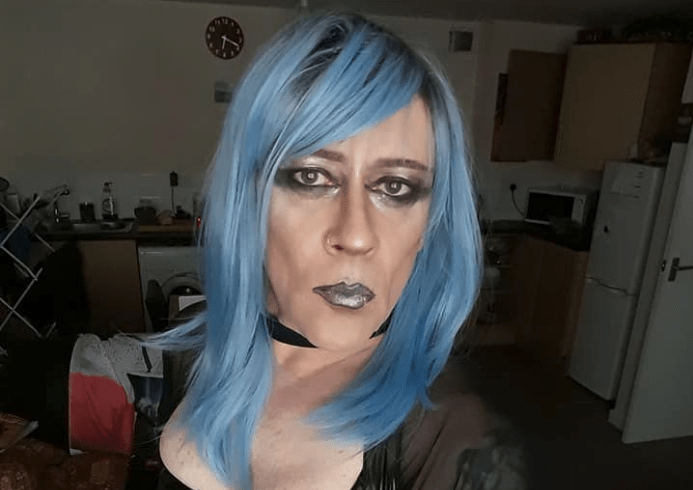 Andi Halliley: Ο στρατιωτικός με 30 χρόνια θητείας που πλέον ζει σαν γυναίκα