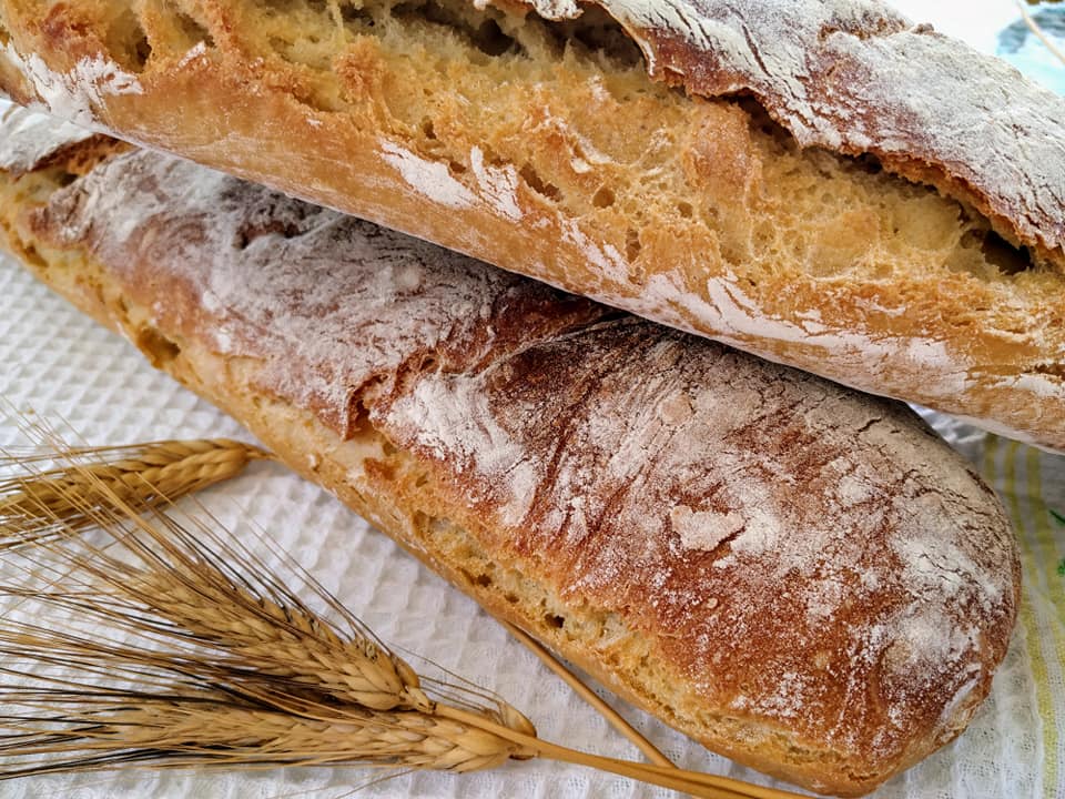 Συνταγή για χωριάτικο τραγανό ψωμί