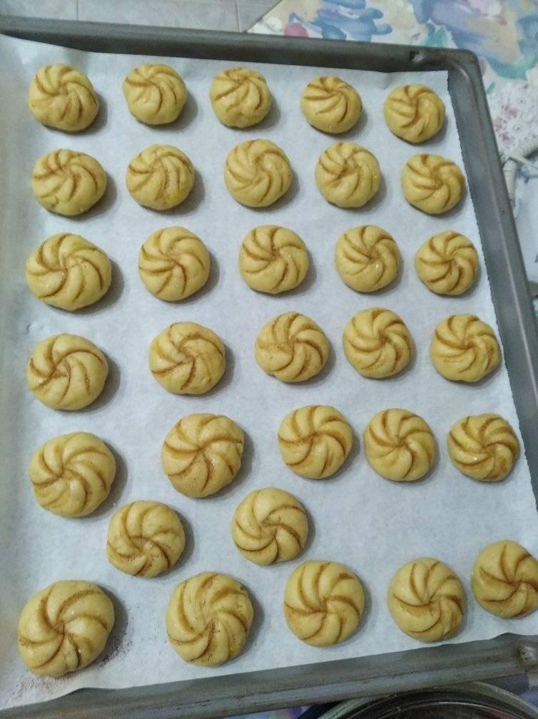 Τσισέκ: Παραδοσιακό πολίτικο γλυκό άψητο Τσισέκ: Παραδοσιακό πολίτικο γλυκό άψητο