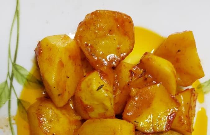 Καραμελωμένες πατάτες φούρνου κοκκινιστές συνταγή Καραμελωμένες πατάτες φούρνου κοκκινιστές συνταγή