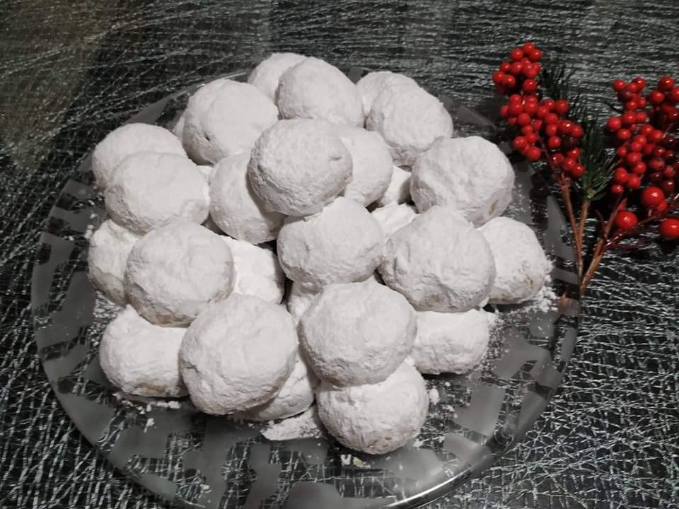 Κουραμπιέδες με αμύγδαλα & κράνμπερι συνταγή Κουραμπιέδες με αμύγδαλα & κράνμπερι συνταγή