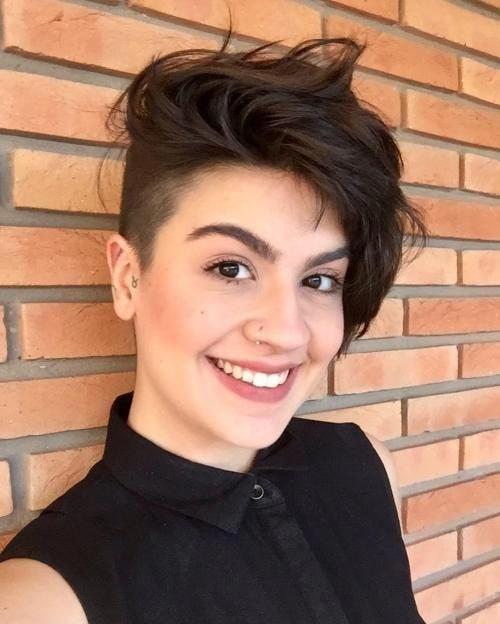 γυναικείο κούρεμα με κοντά καστανά μαλλιά γυναικείο κούρεμα με κοντά καστανά μαλλιά