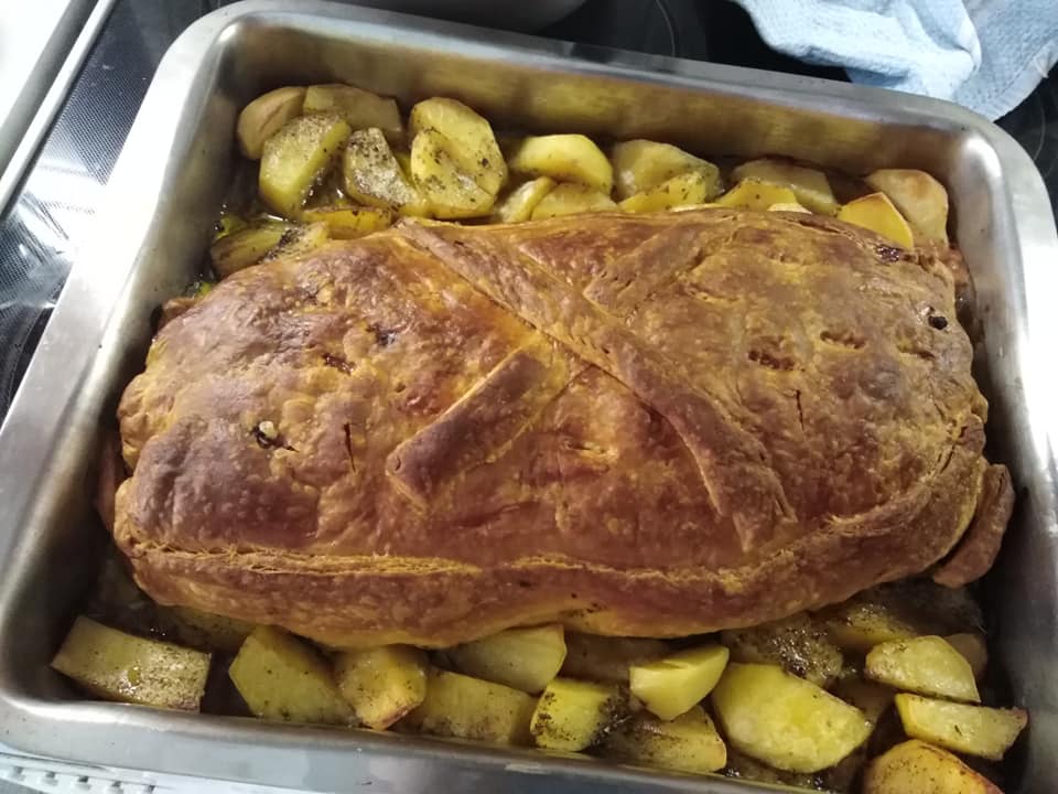 Συνταγή για ρολό κιμά με σφολιάτα (Wellington) συνταγή