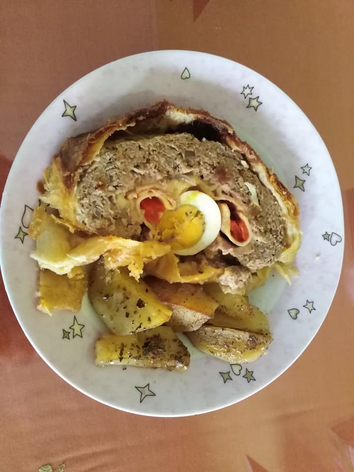 Πεντανόστιμο ρολό κιμά με σφολιάτα συνταγή