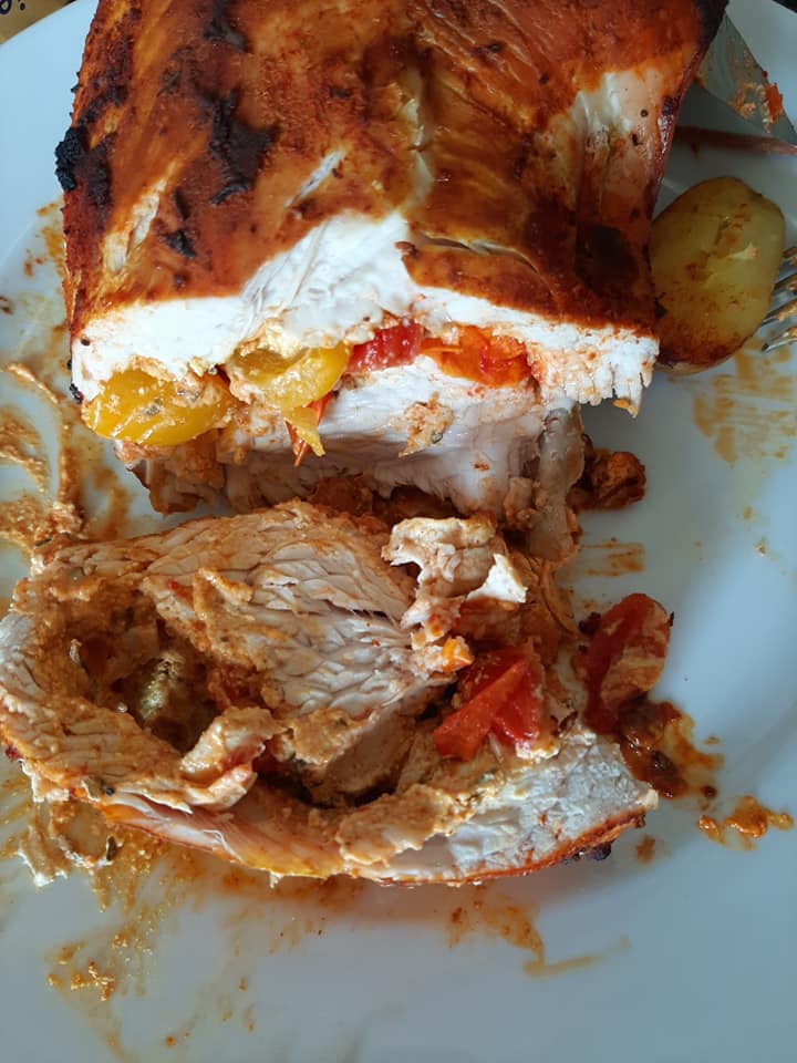 Φιλέτο γαλοπούλας γεμιστό με Φιλαδέλφεια και ντοματίνια συνταγή