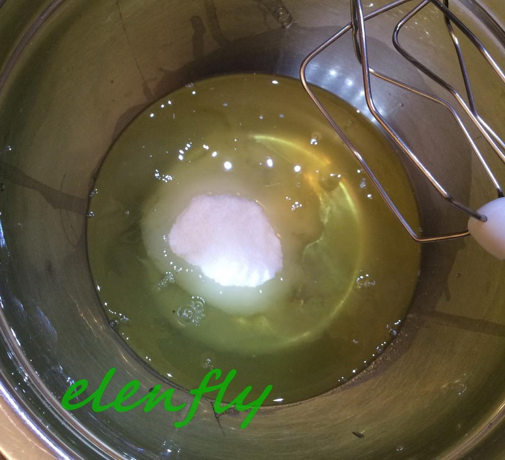 Χριστουγεννιάτικος κορμός με σαντιγί & μαρμελάδα βατόμουρου συνταγή