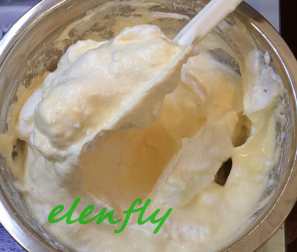 Χριστουγεννιάτικος κορμός με σαντιγί & μαρμελάδα βατόμουρου συνταγή