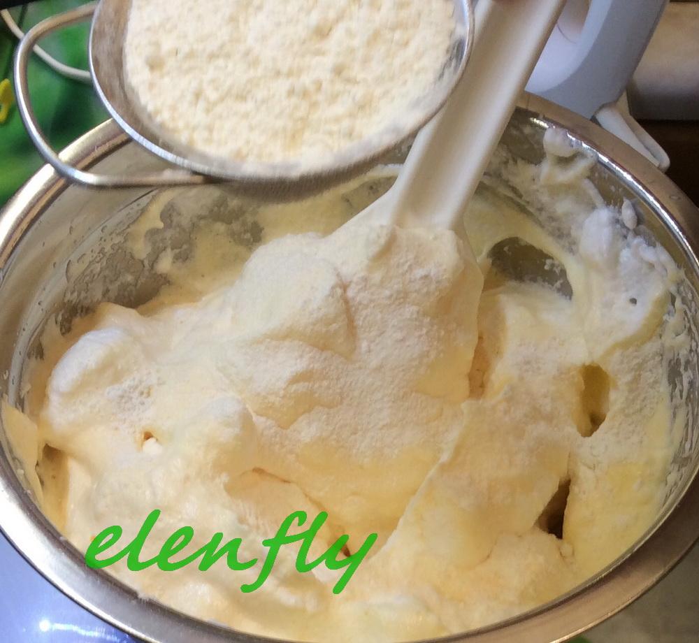 Χριστουγεννιάτικος κορμός με σαντιγί & μαρμελάδα βατόμουρου συνταγή