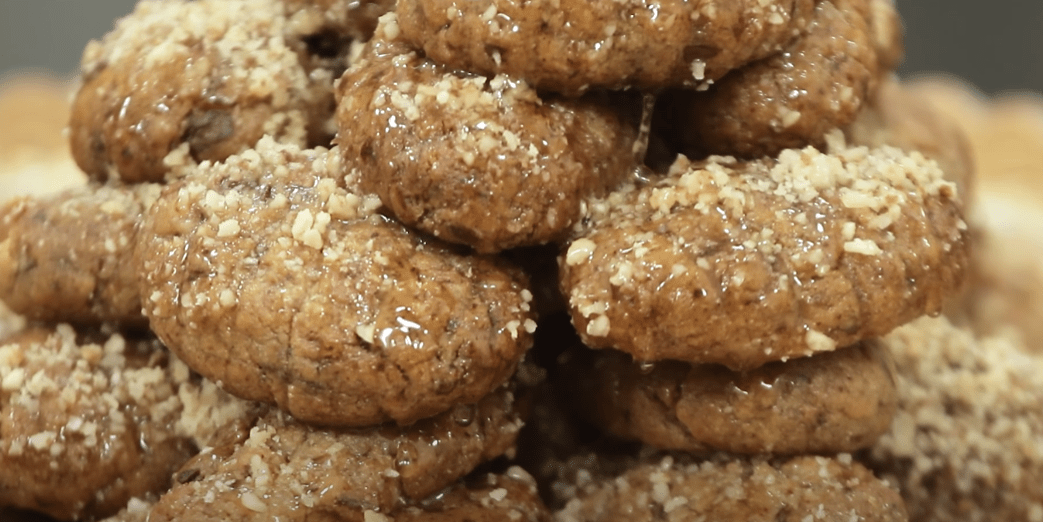 Μελομακάρονα γεμιστά με σοκολάτα από τον Άκη Πετρετζίκη