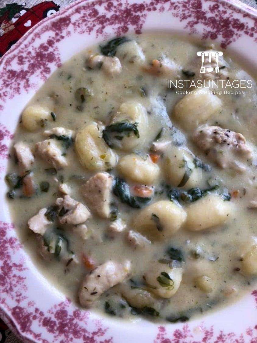 Σούπα Κοτόπουλο με Gnocchi Σούπα Κοτόπουλο με Gnocchi