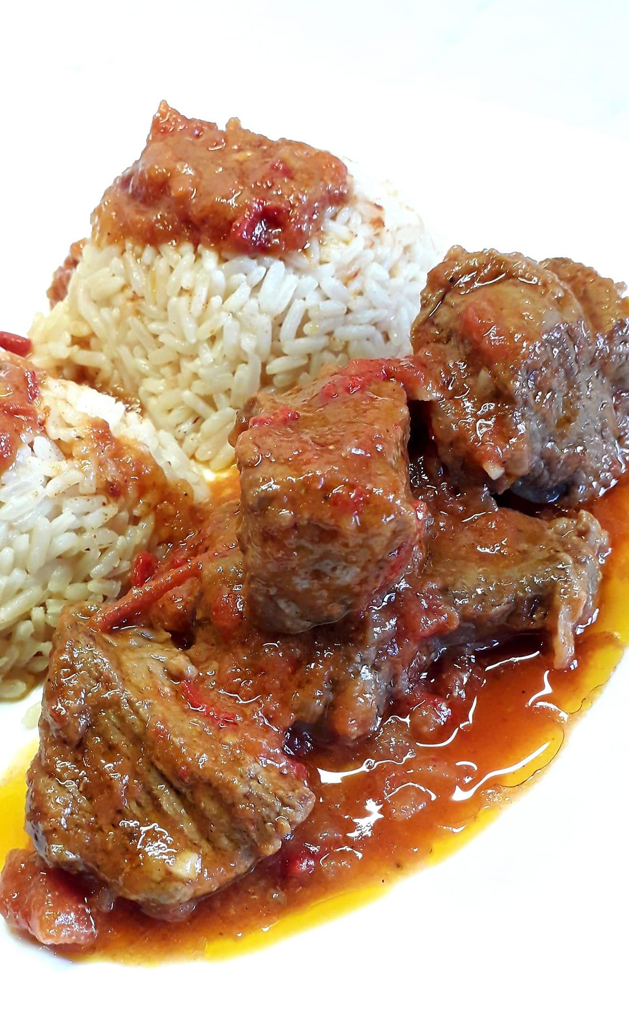 Μάγουλα μοσχαρίσια κοκκινιστά με μπύρα