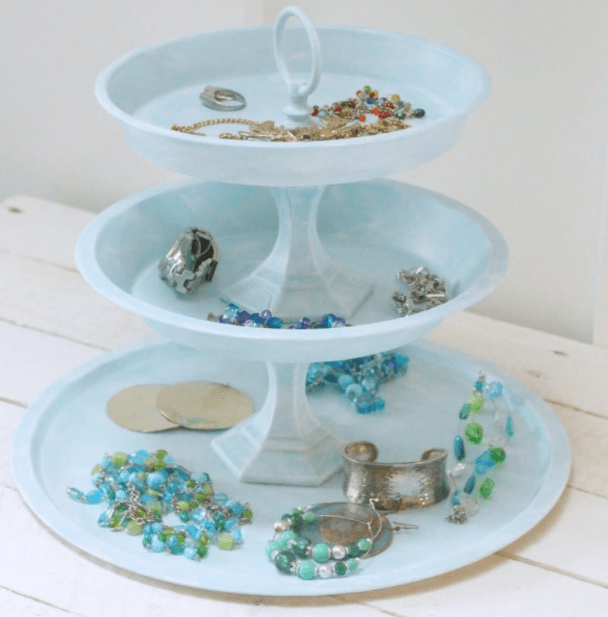 Φθηνές ιδέες διακόσμησης :Φθηνό διακοσμητικό για το σπίτι με πιατέλες!