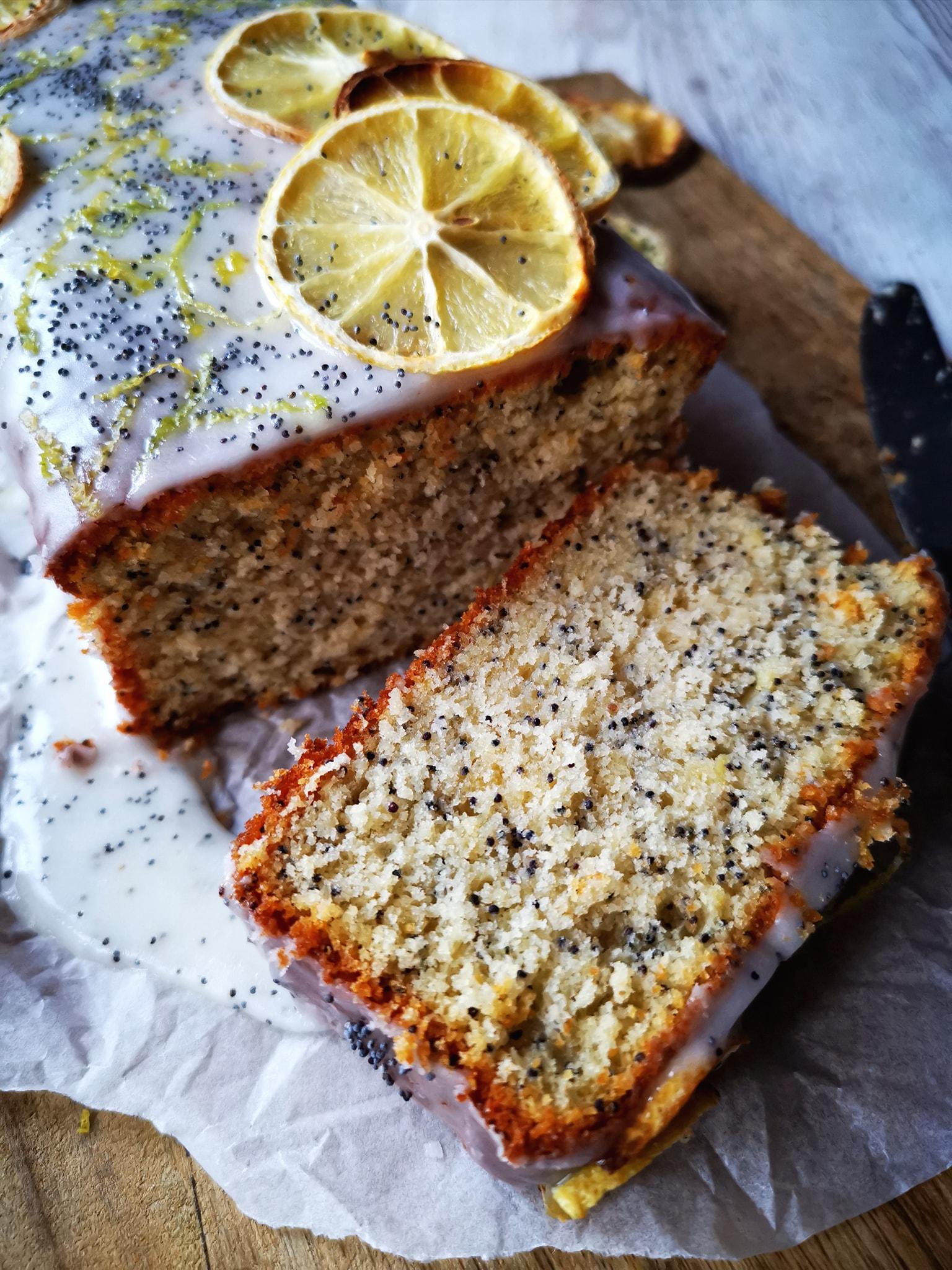 Αφράτο κέικ λεμονιού με αριάνι και γλάσο