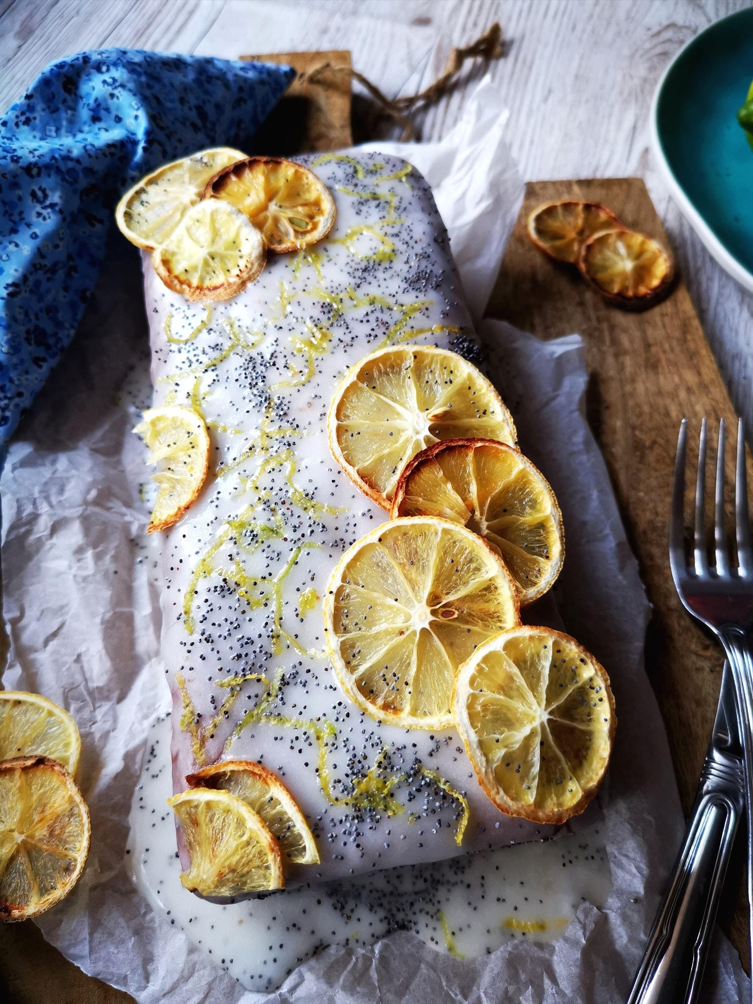 Αφράτο κέικ λεμονιού με αριάνι και γλάσο