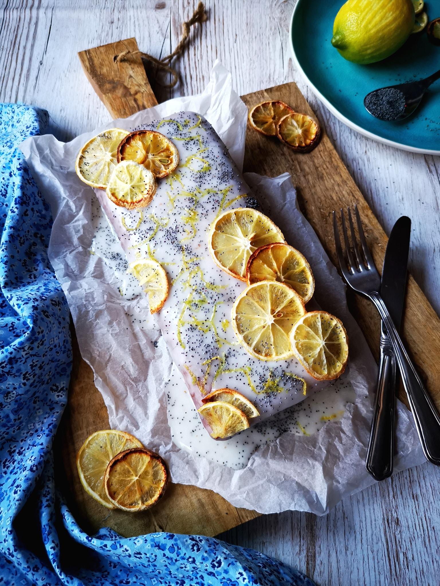 Αφράτο κέικ λεμονιού με αριάνι και γλάσο
