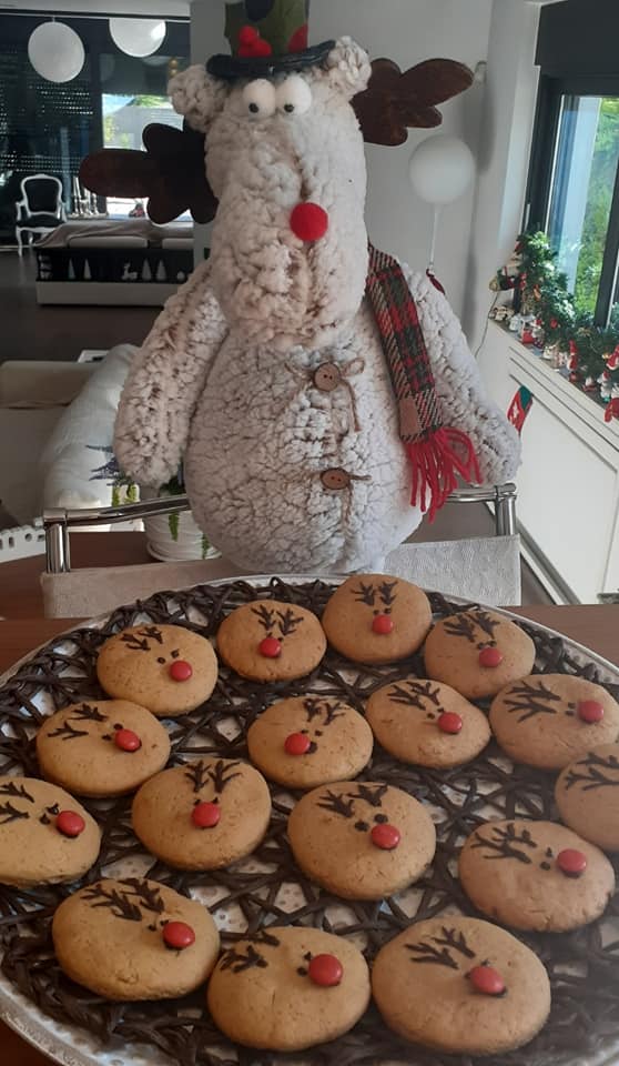 Χριστουγεννιάτικα μπισκότα με σχήμα Ρούντολφ συνταγή