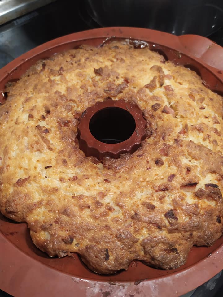 Αλμυρό κέικ με γιαούρτι - Συνταγή της Βέφας Αλεξιάδου