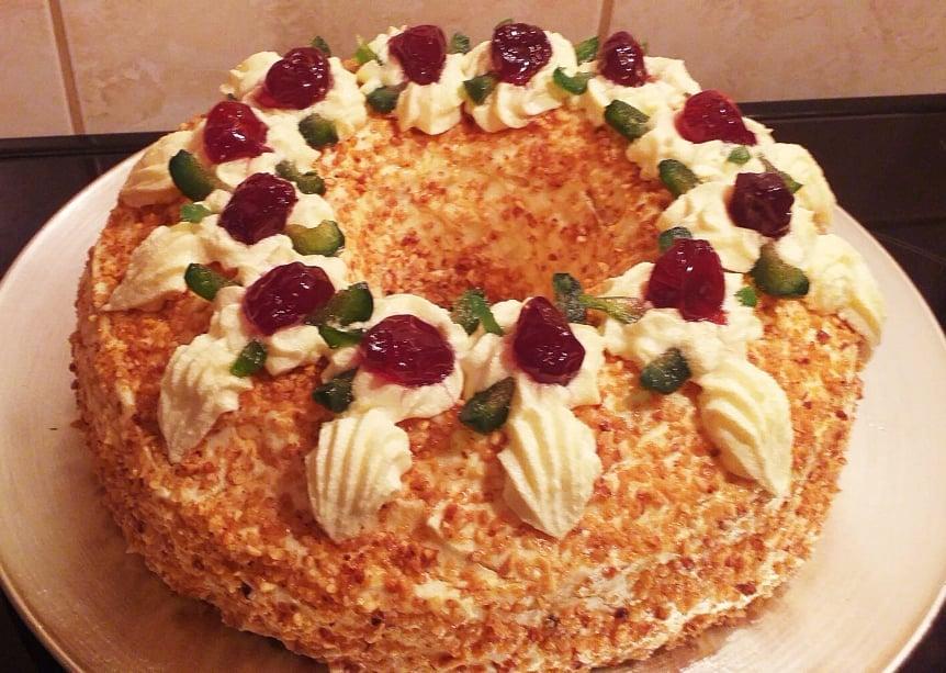 Frankfurter Kranz: Συνταγή για κεικ το Γιορτινό Στεφάνι Φρανκφούρτης