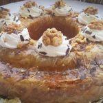 καρυδόπιτα  σε φόρμα για κέικ με φύλλο Βυρητου