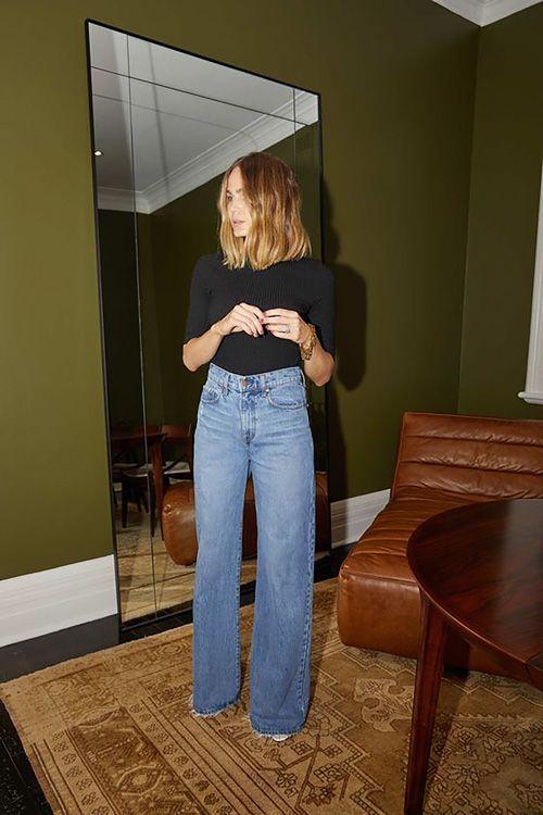 Wide leg jean με μαύρη μπλούζα Wide leg jean με μαύρη μπλούζα