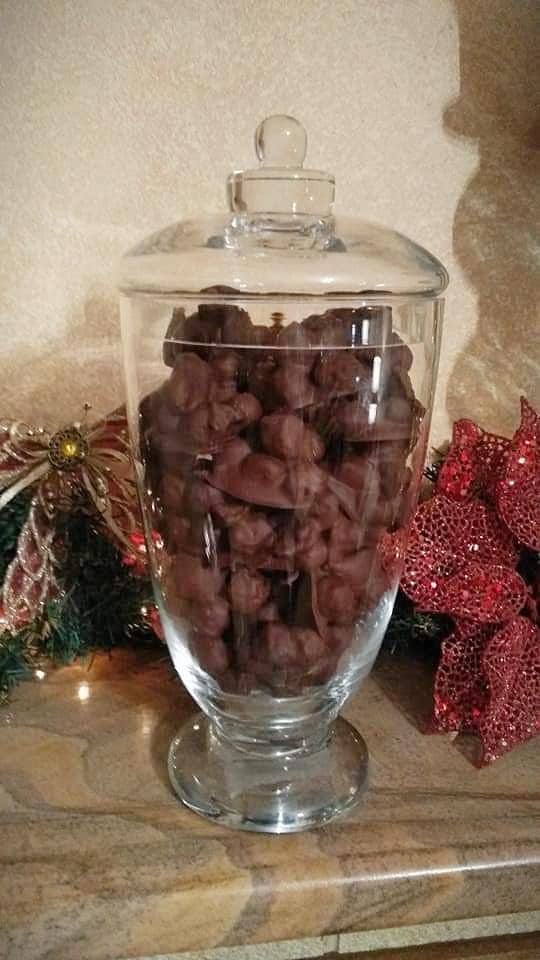 Σοκολατένια βραχάκια με καραμελωμένα φουντούκια – Μόνο 3 υλικά συνταγή