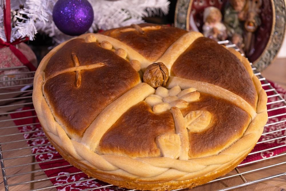 Συνταγή για αφράτο χριστουγεννιάτικο Χριστόψωμο 