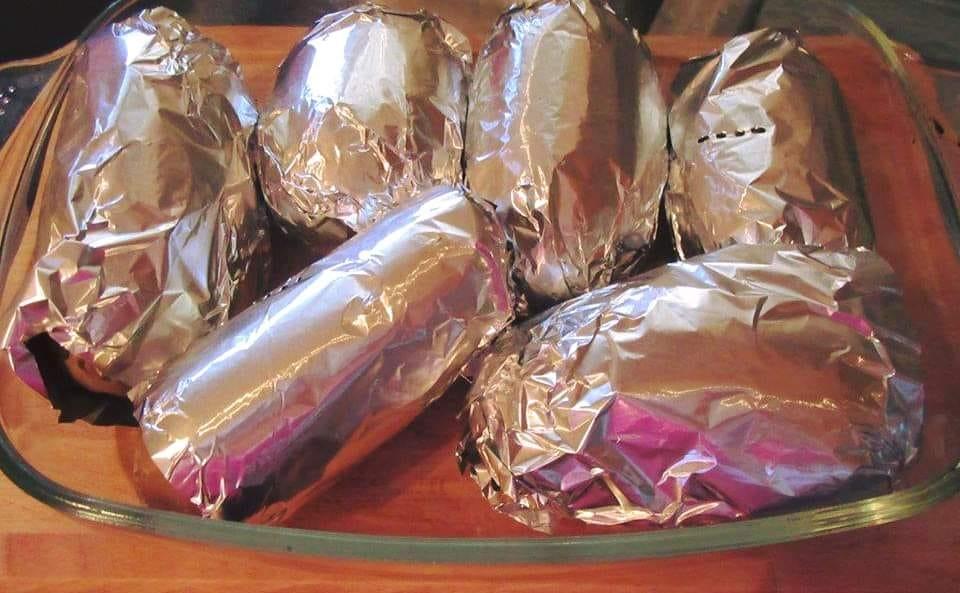 Γεμιστές πατάτες φούρνου με κιμά και σάλτα μανιταριών 