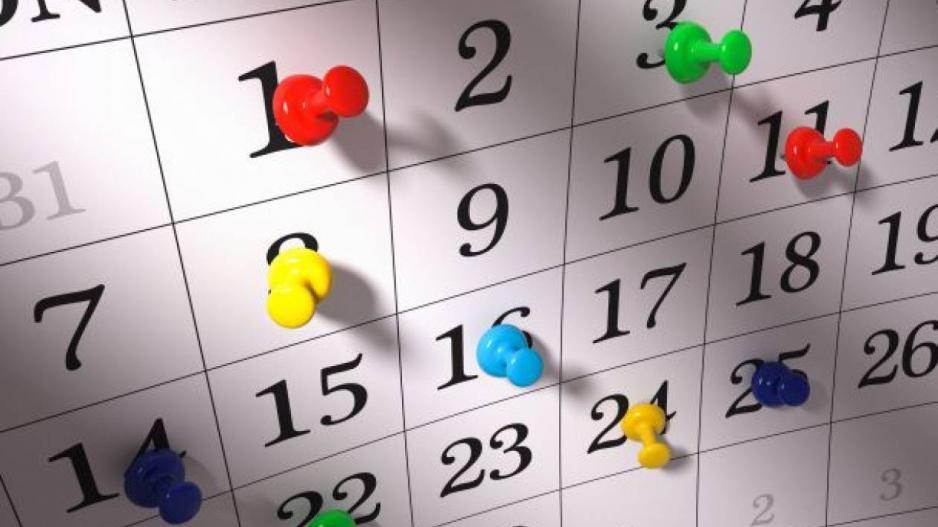 Αργίες 2021: Πότε πέφτουν και ποια τα τριήμερα