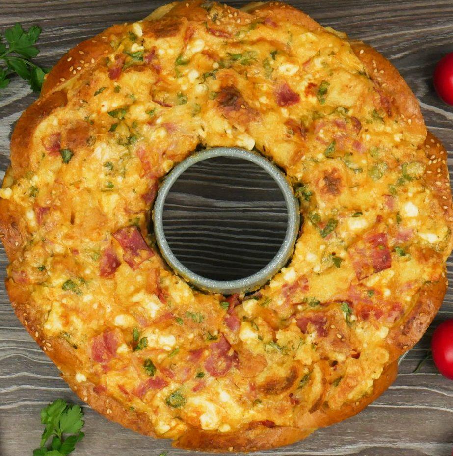 Συνταγή για σουφλέ με ψωμί στη φόρμα του κέικ Συνταγή για σουφλέ με ψωμί στη φόρμα του κέικ