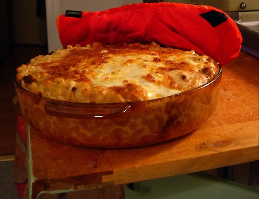 Σουφλέ με πένες και τρία τυριά Σουφλέ με πένες και τρία τυριά