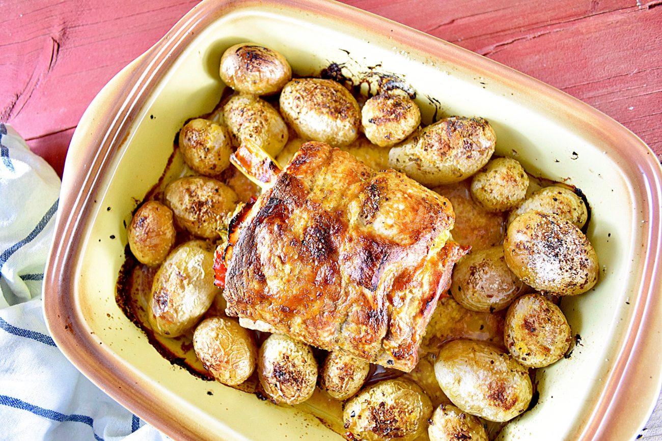 Χοιρινή πανσέτα γεμιστή με χαλούμι & πολύχρωμες πιπεριές σε ρολό