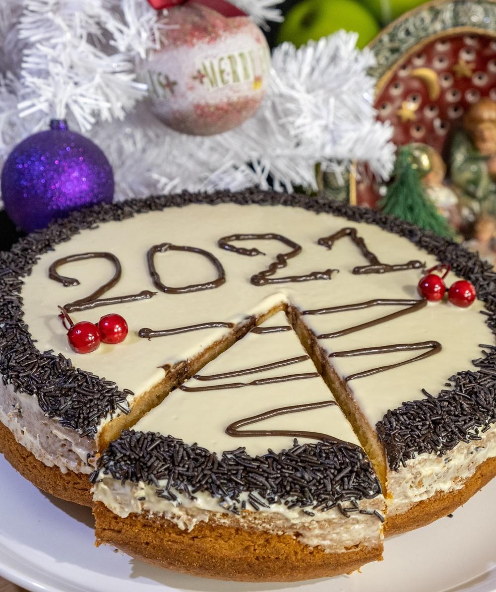 συνταγή για βασιλόπιτα με επικάλυψη λευκής κουβερτούρας 