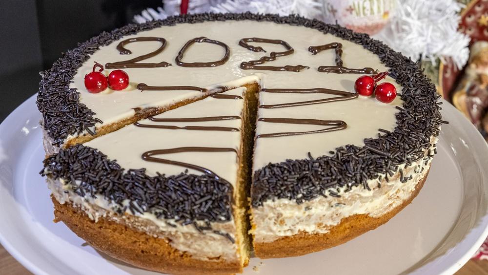 συνταγή για βασιλόπιτα με επικάλυψη λευκής κουβερτούρας 