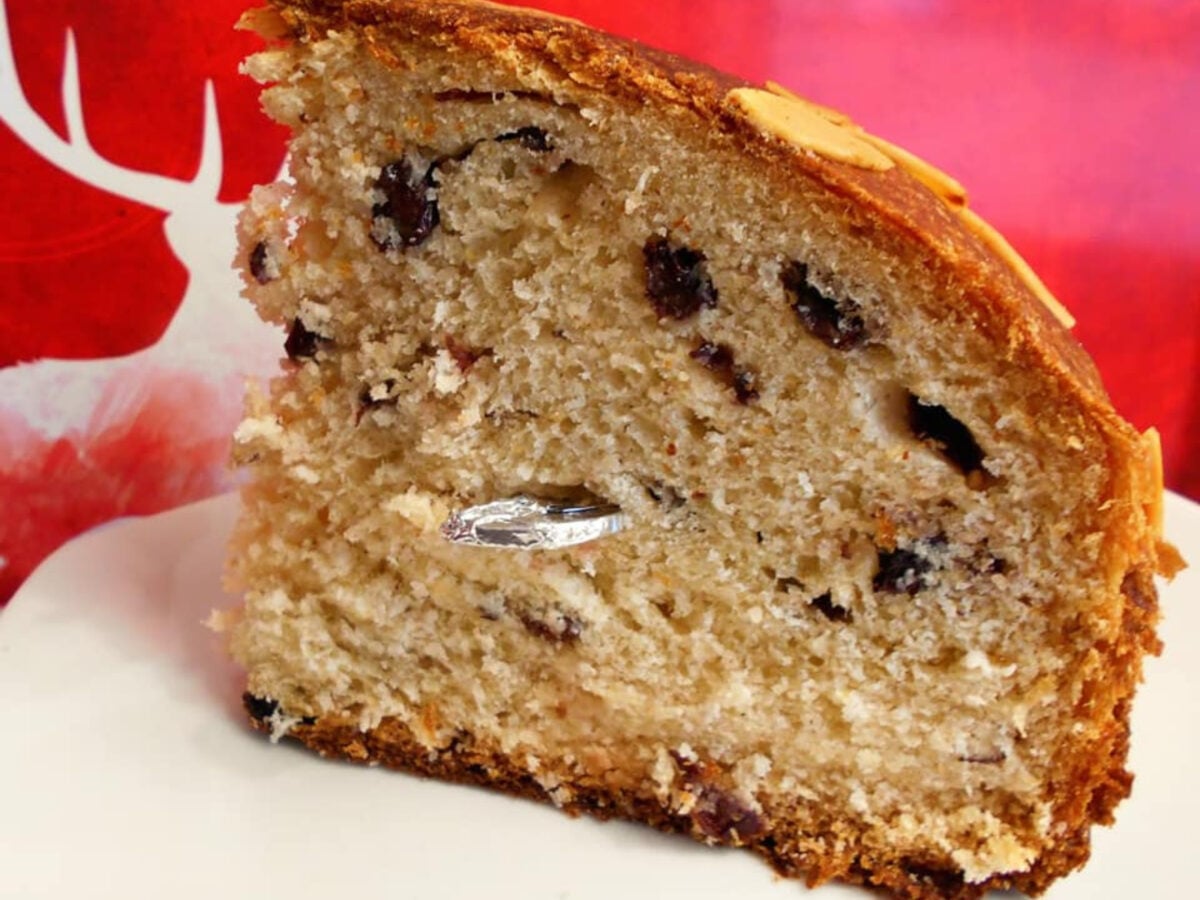 Βασιλόπιτα τσουρέκι  με ζαχαρούχο γάλα - Η πιο αφράτη