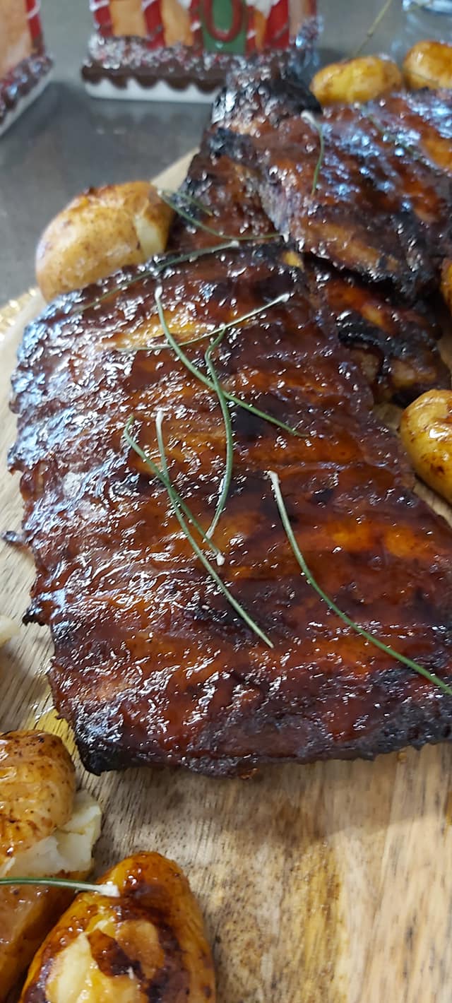 Χοιρινά παϊδάκια με μπάρμπεκιου σώς