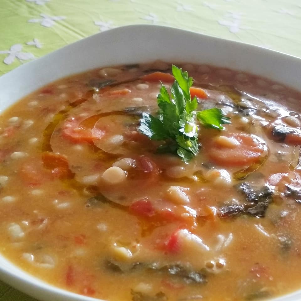 Χυλωμένη φασολάδα με λαχανικά_