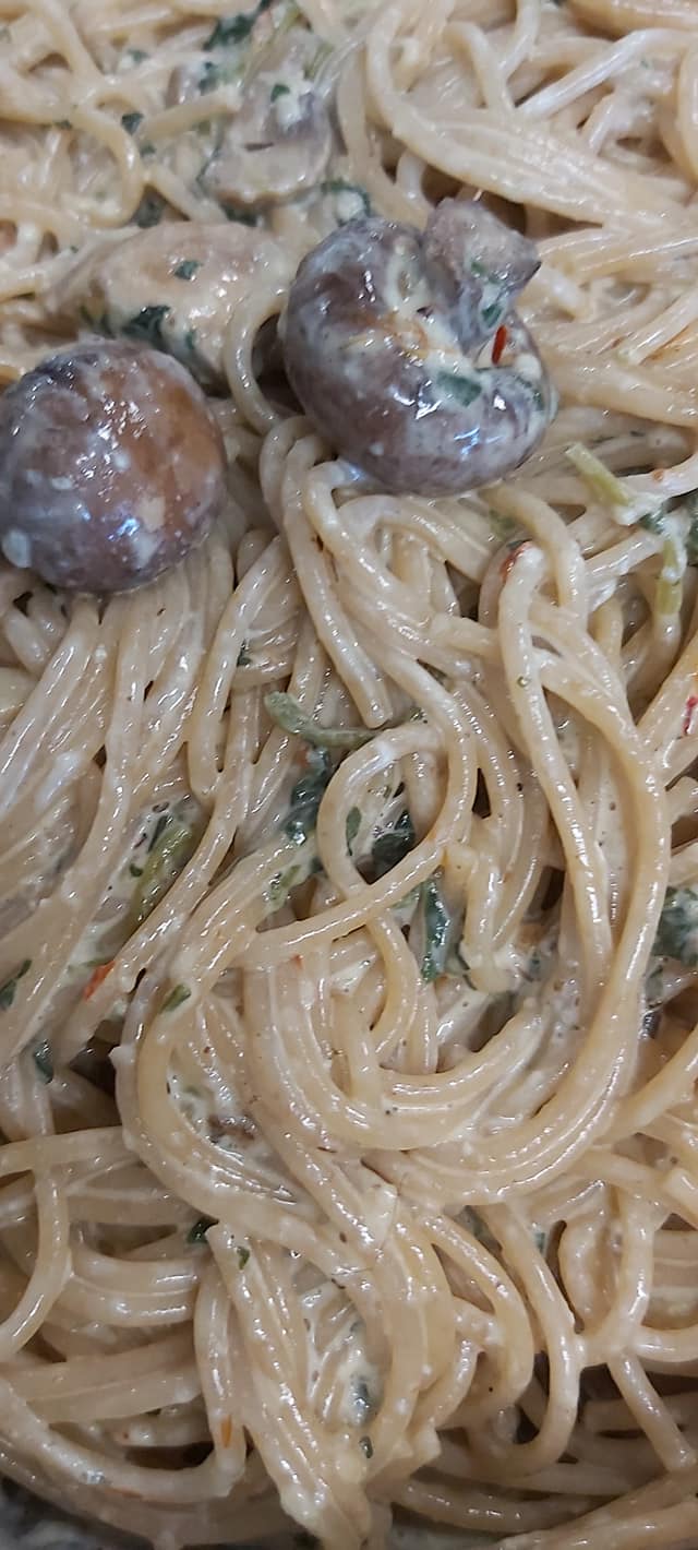 Σπαγγέτι ολικής με μανιτάρια και κρέμα γάλακτος _Βρασμένα 