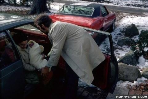 γονείς και παιδιά στο αμάξι με χιόνια_ φωτογραφίες από γονείς_την _δεκαετία_του_80_και_του_90