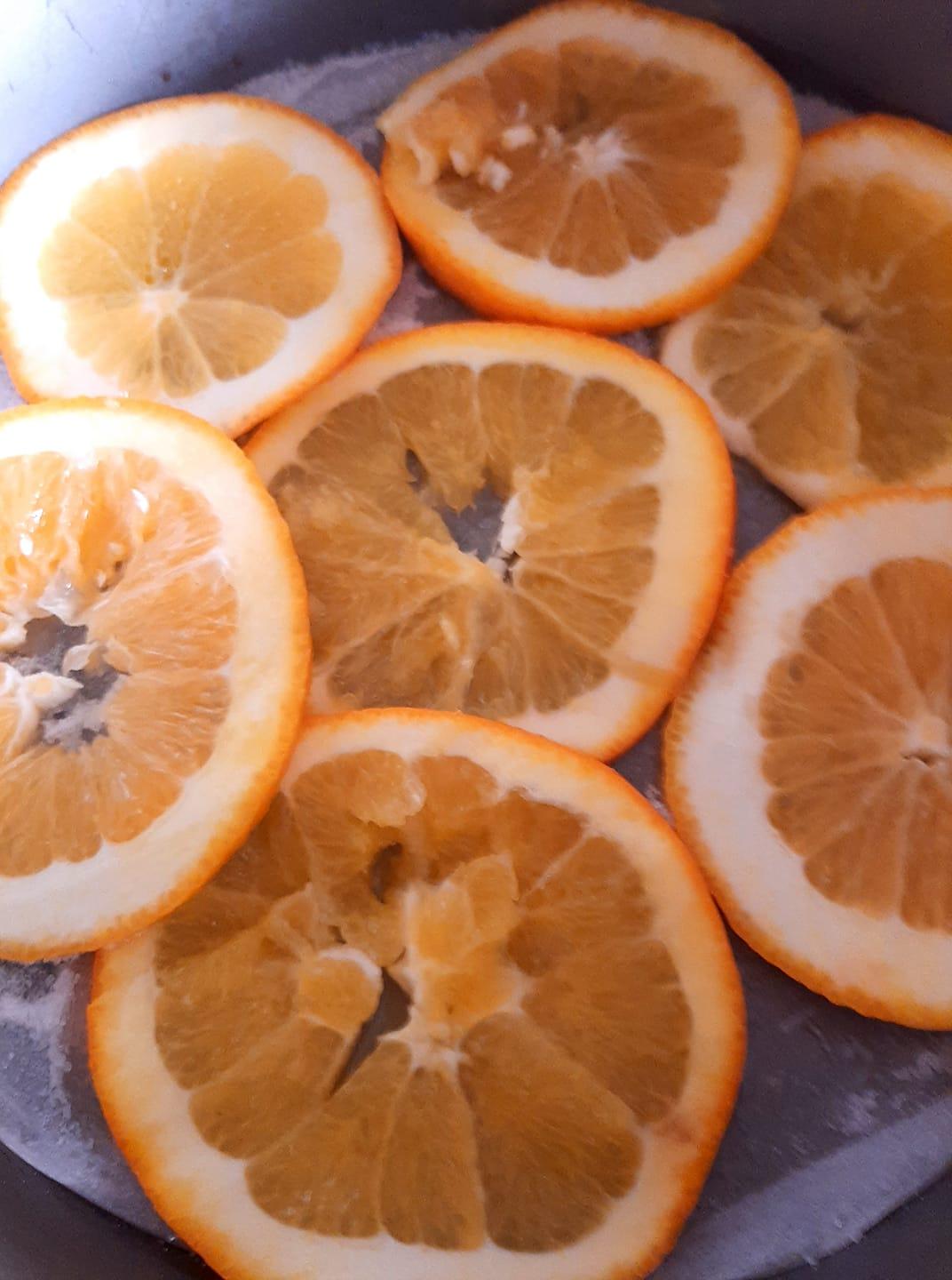 Κομμένα πορτοκάλια_