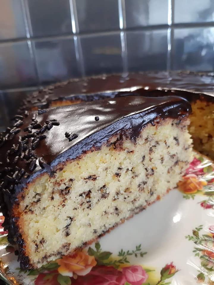 Συνταγή_ για Κέικ_ με τρούφα_ και γλάσο σοκολάτας_ Συνταγή_ για Κέικ_ με τρούφα_ και γλάσο σοκολάτας_