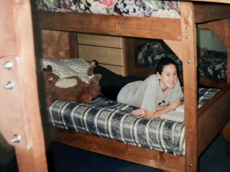 Κ0ρίτσι σε κουκέτα_