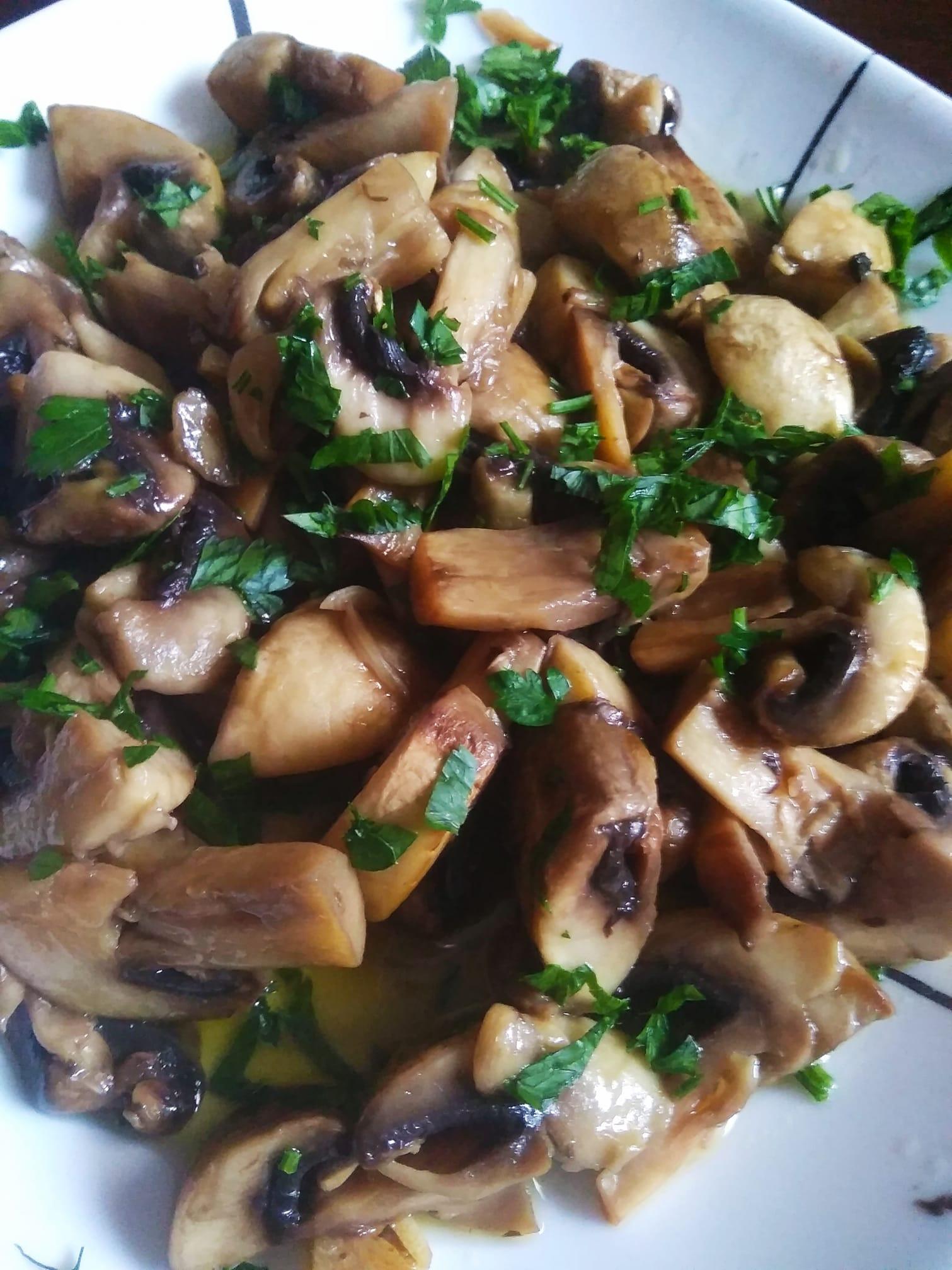 Συνταγή_ για μανιτάρια_ σοτέ_