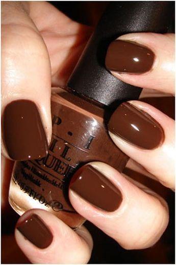 Σοκολατί χρώμα_ στα νύχια_