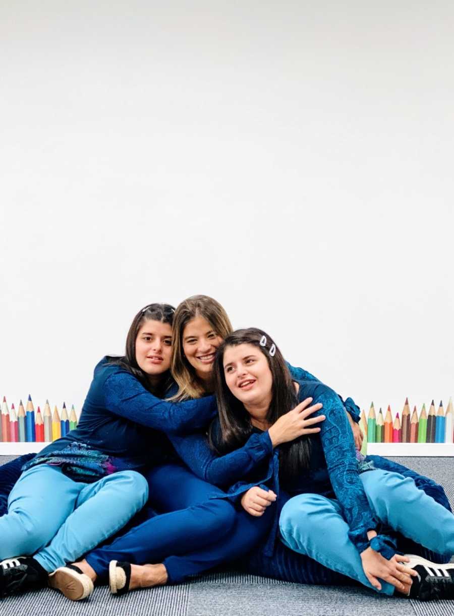 Η ιστορία _της μητέρας_ που_ γέννησε_ δίδυμα με αυτισμό_