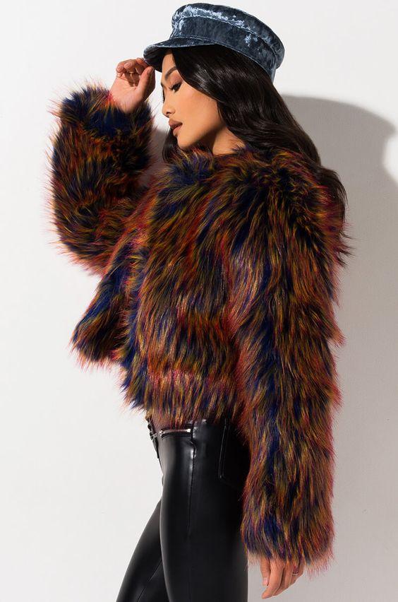 Ιδέες με faux fur_γούνινα_ πανωφόρια _σε μπλε και κίτρινες αποχρώσεις_