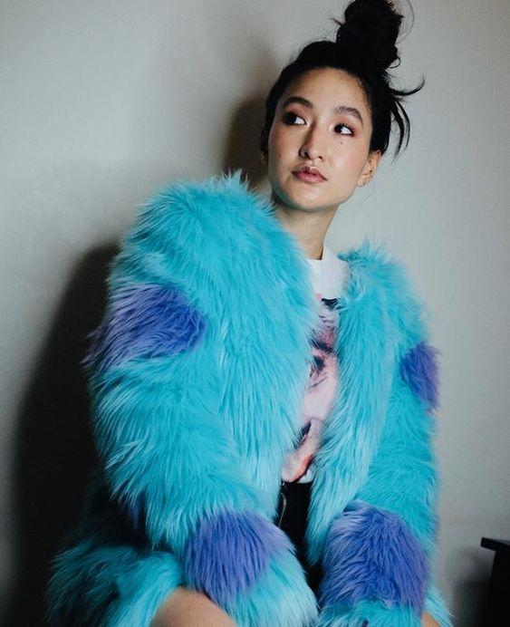 θαλασσί _faux fur_ με μπλε σχέδια_