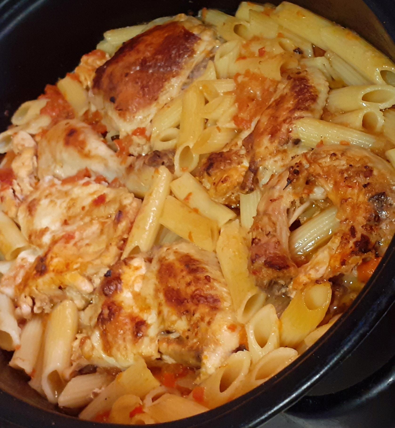 Κοτόπουλο_ στη γάστρα _με πένες_Συνταγή_ 