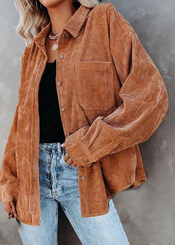 Κοτλέ ρούχα_ κοτλέ jacket_σε_καφέ χρώμα_και jean παντελόνι_