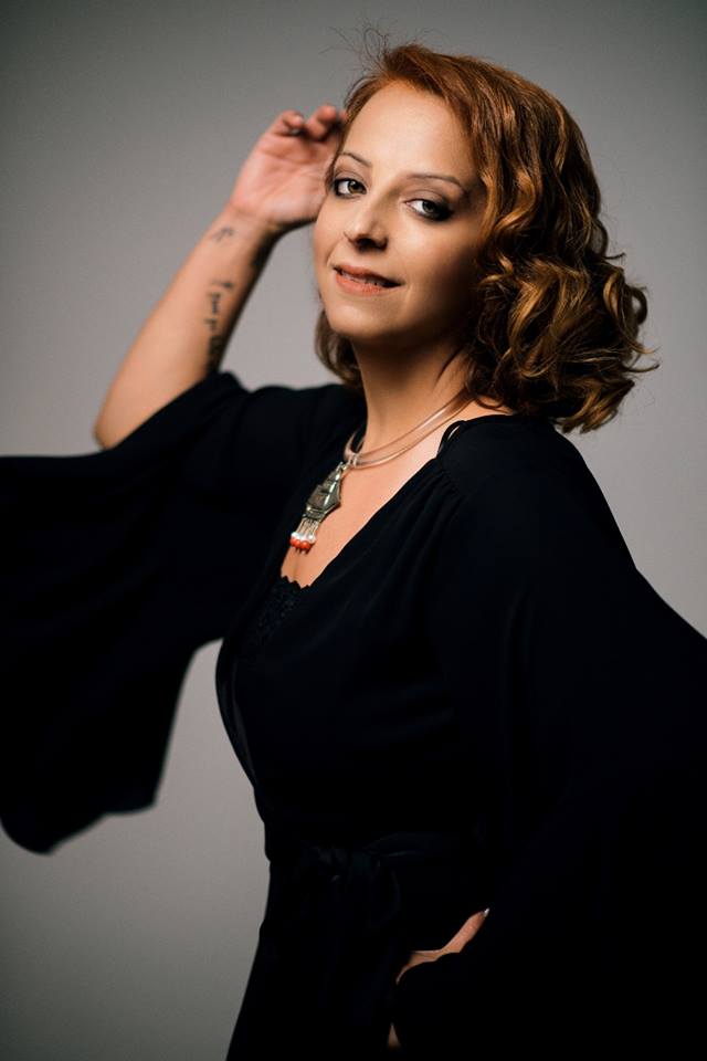 Νέα καταγγελία από γνωστή τραγουδίστρια : Ήμουν 15 ετών και με κλείδωσε στο σπίτι του και με κυνηγούσε γυμνός