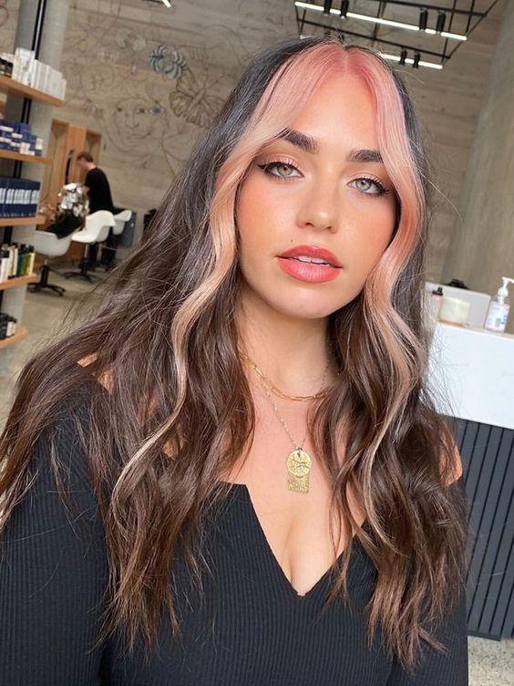 ροζ_money_pieces_σε_καστανά_μαλλιά_